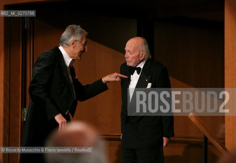 Roma, Auditorium Parco della Musica 28 04 2007.Omaggio ad Armando Trovajoli.Orchestra e Coro dellAccademia Nazionale di Santa Cecilia.Franco Petracchi direttore.Armando Trovajoli pianoforte.Massimo Quarta violino.Ph Riccardo Musacchio
 ©Riccardo Musacchio & Flavio Ianniello/Rosebud2