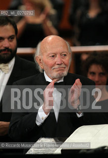 Roma, Auditorium Parco della Musica 28 04 2007.Omaggio ad Armando Trovajoli.Orchestra e Coro dellAccademia Nazionale di Santa Cecilia.Franco Petracchi direttore.Armando Trovajoli pianoforte.Massimo Quarta violino.Ph Riccardo Musacchio
 ©Riccardo Musacchio & Flavio Ianniello/Rosebud2