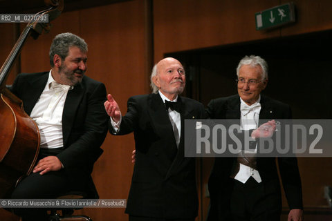 Roma, Auditorium Parco della Musica 28 04 2007.Omaggio ad Armando Trovajoli.Orchestra e Coro dellAccademia Nazionale di Santa Cecilia.Franco Petracchi direttore.Armando Trovajoli pianoforte.Massimo Quarta violino.Ph Riccardo Musacchio
 ©Riccardo Musacchio & Flavio Ianniello/Rosebud2