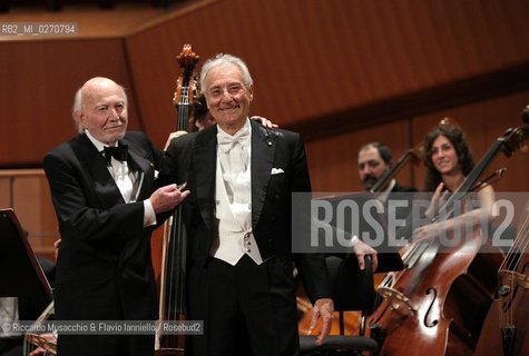 Roma, Auditorium Parco della Musica 28 04 2007.Omaggio ad Armando Trovajoli.Orchestra e Coro dellAccademia Nazionale di Santa Cecilia.Franco Petracchi direttore.Armando Trovajoli pianoforte.Massimo Quarta violino.Ph Riccardo Musacchio
 ©Riccardo Musacchio & Flavio Ianniello/Rosebud2