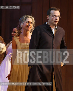 Fabriano, AN 21 11 2009 .Aggiungi Un Posto a Tavola il Musical.di Garinei e Giovannini con la collaborazione.di Jaja Fiastri.Musiche di Armando Trovajoli.Coreografie di Gino Landi.Messa in Scena di Johnny Dorelli.con Gianluca Guidi, Enzo Garinei e Marisa Laurito.e con Marco Simeoli e Valentina Cenni.. ©Riccardo Musacchio & Flavio Ianniello/Rosebud2