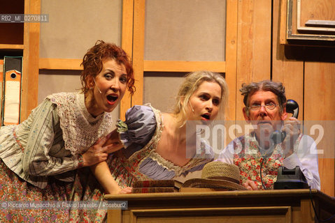 Fabriano, AN 21 11 2009 .Aggiungi Un Posto a Tavola il Musical.di Garinei e Giovannini con la collaborazione.di Jaja Fiastri.Musiche di Armando Trovajoli.Coreografie di Gino Landi.Messa in Scena di Johnny Dorelli.con Gianluca Guidi, Enzo Garinei e Marisa Laurito.e con Marco Simeoli e Valentina Cenni.. ©Riccardo Musacchio & Flavio Ianniello/Rosebud2