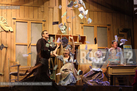 Fabriano, AN 21 11 2009 .Aggiungi Un Posto a Tavola il Musical.di Garinei e Giovannini con la collaborazione.di Jaja Fiastri.Musiche di Armando Trovajoli.Coreografie di Gino Landi.Messa in Scena di Johnny Dorelli.con Gianluca Guidi, Enzo Garinei e Marisa Laurito.e con Marco Simeoli e Valentina Cenni.. ©Riccardo Musacchio & Flavio Ianniello/Rosebud2