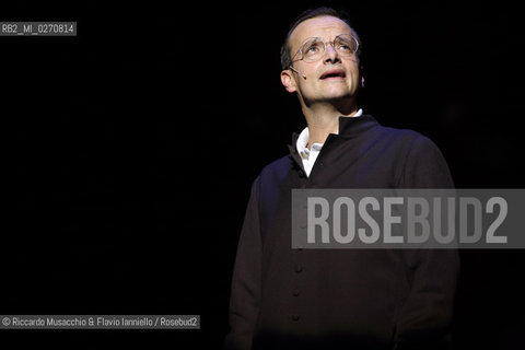 Fabriano, AN 21 11 2009 .Aggiungi Un Posto a Tavola il Musical.di Garinei e Giovannini con la collaborazione.di Jaja Fiastri.Musiche di Armando Trovajoli.Coreografie di Gino Landi.Messa in Scena di Johnny Dorelli.con Gianluca Guidi, Enzo Garinei e Marisa Laurito.e con Marco Simeoli e Valentina Cenni.. ©Riccardo Musacchio & Flavio Ianniello/Rosebud2