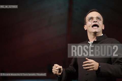 Fabriano, AN 21 11 2009 .Aggiungi Un Posto a Tavola il Musical.di Garinei e Giovannini con la collaborazione.di Jaja Fiastri.Musiche di Armando Trovajoli.Coreografie di Gino Landi.Messa in Scena di Johnny Dorelli.con Gianluca Guidi, Enzo Garinei e Marisa Laurito.e con Marco Simeoli e Valentina Cenni.. ©Riccardo Musacchio & Flavio Ianniello/Rosebud2