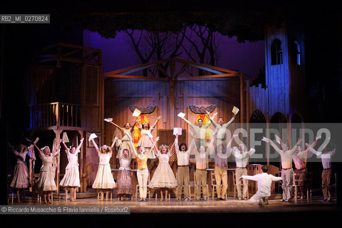 Fabriano, AN 21 11 2009 .Aggiungi Un Posto a Tavola il Musical.di Garinei e Giovannini con la collaborazione.di Jaja Fiastri.Musiche di Armando Trovajoli.Coreografie di Gino Landi.Messa in Scena di Johnny Dorelli.con Gianluca Guidi, Enzo Garinei e Marisa Laurito.e con Marco Simeoli e Valentina Cenni.. ©Riccardo Musacchio & Flavio Ianniello/Rosebud2