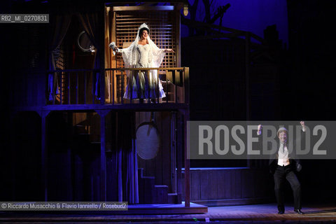 Fabriano, AN 21 11 2009 .Aggiungi Un Posto a Tavola il Musical.di Garinei e Giovannini con la collaborazione.di Jaja Fiastri.Musiche di Armando Trovajoli.Coreografie di Gino Landi.Messa in Scena di Johnny Dorelli.con Gianluca Guidi, Enzo Garinei e Marisa Laurito.e con Marco Simeoli e Valentina Cenni.. ©Riccardo Musacchio & Flavio Ianniello/Rosebud2
