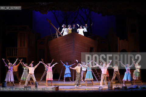 Fabriano, AN 21 11 2009 .Aggiungi Un Posto a Tavola il Musical.di Garinei e Giovannini con la collaborazione.di Jaja Fiastri.Musiche di Armando Trovajoli.Coreografie di Gino Landi.Messa in Scena di Johnny Dorelli.con Gianluca Guidi, Enzo Garinei e Marisa Laurito.e con Marco Simeoli e Valentina Cenni.. ©Riccardo Musacchio & Flavio Ianniello/Rosebud2