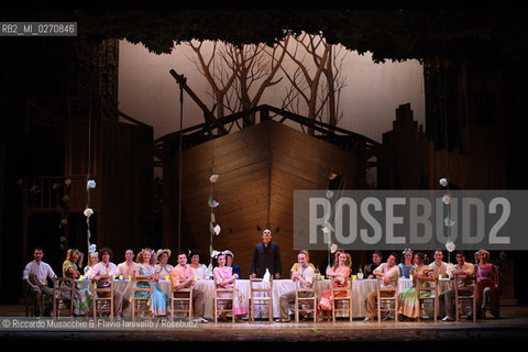 Fabriano, AN 21 11 2009 .Aggiungi Un Posto a Tavola il Musical.di Garinei e Giovannini con la collaborazione.di Jaja Fiastri.Musiche di Armando Trovajoli.Coreografie di Gino Landi.Messa in Scena di Johnny Dorelli.con Gianluca Guidi, Enzo Garinei e Marisa Laurito.e con Marco Simeoli e Valentina Cenni.. ©Riccardo Musacchio & Flavio Ianniello/Rosebud2