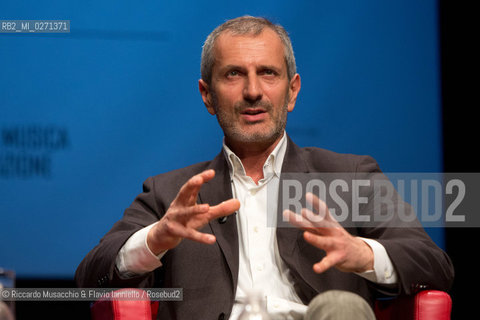 Roma, Auditorium Parco della Musica 15 03 2013.Libri Come, Festa del Libro e della Lettura.Nella foto: Massimo carlotto, Gianrico Carofiglio e Giancarlo De Cataldo, conduce Federico Varese. ©Riccardo Musacchio & Flavio Ianniello/Rosebud2