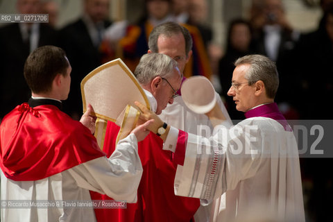 Città del vaticano, Basilica di San Pietro 29 03 2013.Messa del Venerdi Santo, Celebrazione della passione del Signore presieduta dal Sua Santità Papa Francesco. ©Riccardo Musacchio & Flavio Ianniello/Rosebud2