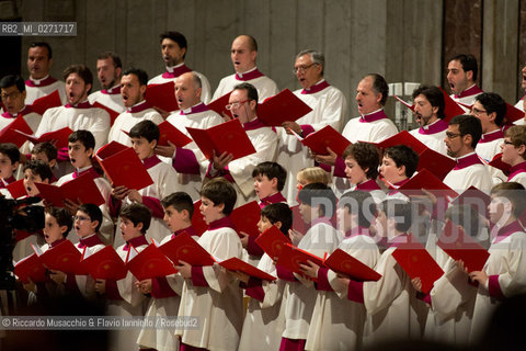 Città del vaticano, Basilica di San Pietro 29 03 2013.Messa del Venerdi Santo, Celebrazione della passione del Signore presieduta dal Sua Santità Papa Francesco.Nella foto:  il Coro della Cappella Sistina. ©Riccardo Musacchio & Flavio Ianniello/Rosebud2