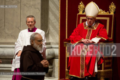 Città del vaticano, Basilica di San Pietro 29 03 2013.Messa del Venerdi Santo, Celebrazione della passione del Signore presieduta dal Sua Santità Papa Francesco.Nella foto: Padre Raniero Cantalamessa. ©Riccardo Musacchio & Flavio Ianniello/Rosebud2