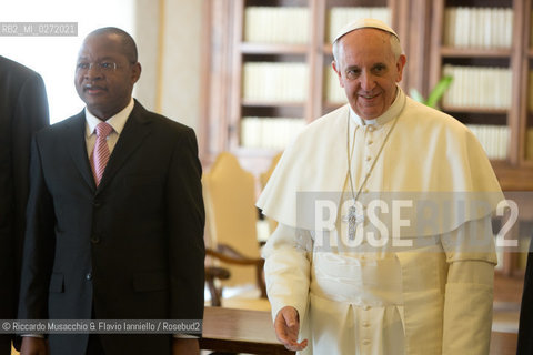 Città del Vaticano 11 04 2013.Sua Santità Papa Francesco riceve il primo ministro della Repubblica del Mozambico, Alberto Clementino Vaquina. ©Riccardo Musacchio & Flavio Ianniello/Rosebud2