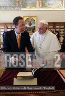 Città del Vaticano, palazzo Apostolico 09 04 2013.Sua Santità Papa Francesco riceve in udienza il Segretario Generale dell’Organizzazione delle Nazioni Unite, S.E. il Signor Ban Ki-Moon.. ©Riccardo Musacchio & Flavio Ianniello/Rosebud2