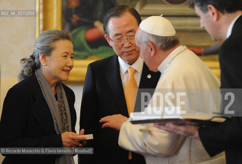 Città del Vaticano, palazzo Apostolico 09 04 2013.Sua Santità Papa Francesco riceve in udienza il Segretario Generale dell’Organizzazione delle Nazioni Unite, S.E. il Signor Ban Ki-Moon.. ©Riccardo Musacchio & Flavio Ianniello/Rosebud2