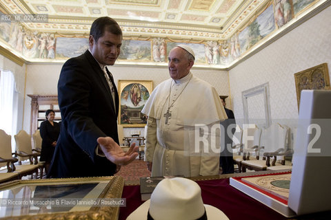 Città del Vaticano, Palazzo Apostolico 19 04 213.Sua Santità Papa Francesco  riceve in udienza il Presidente dellEcuador, Rafael Correa.. ©Riccardo Musacchio & Flavio Ianniello/Rosebud2
