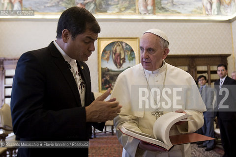Città del Vaticano, Palazzo Apostolico 19 04 213.Sua Santità Papa Francesco  riceve in udienza il Presidente dellEcuador, Rafael Correa.. ©Riccardo Musacchio & Flavio Ianniello/Rosebud2
