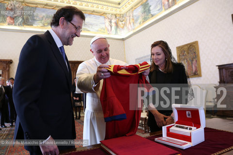 Città del Vaticano, Palazzo Apostolico 15 04 213.Sua Santità Papa Francesco  riceve in udienza il Primo Ministro spagnolo Mariano Rajoy accompagnato da mons. Georg Gaenswein. ©Riccardo Musacchio & Flavio Ianniello/Rosebud2