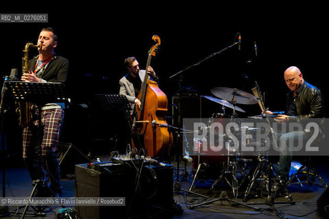 Roma, Auditorium Parco della Musica 17 05 2013.Festival del sassofono Roberto Gatto.special guest .Max Ionata, Francesco Bearzatti, Luca Fattorini.Roberto Gatto batteria.Max Ionata sassofono.Francesco Bearzatti sassofono.Luca Fattorini basso. ©Riccardo Musacchio & Flavio Ianniello/Rosebud2