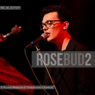 Roma, Auditorium Parco della Musica 08 03 2013.La voce, Carlot-ta & the Sleeping Owls - feat. Tetraktis.Carlot-ta voce, pianoforte, loop station, chitarra.Jacopo Ciani violino, sega ad arco.Caterina Gabriele violoncello.Christopher Ghidoni voce, synths, chitarra, laptop, basso elettrico.Leonardo Ramadori, Gianni Maestrucci vibrafono, marimba, glockenspiel, percussioni.feat. Tetraktis percussioni. ©Riccardo Musacchio & Flavio Ianniello/Rosebud2