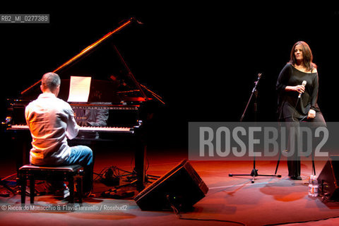 Roma, Auditorium Parco della Musica 26 03 2013.La voce, Susanna Stivali “Piani DiVersi” .Susanna Stivali voce.Salvatore Bonafede, Ramberto Ciammarughi, Alessandro Gwis, Pietro Lussu, Luca Mannutza pianoforte. ©Riccardo Musacchio & Flavio Ianniello/Rosebud2