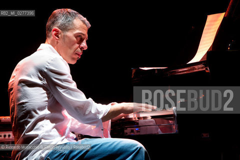 Roma, Auditorium Parco della Musica 26 03 2013.La voce, Susanna Stivali “Piani DiVersi” .Susanna Stivali voce.Salvatore Bonafede, Ramberto Ciammarughi, Alessandro Gwis, Pietro Lussu, Luca Mannutza pianoforte. ©Riccardo Musacchio & Flavio Ianniello/Rosebud2