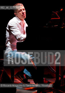 Roma, Auditorium Parco della Musica 26 03 2013.La voce, Susanna Stivali “Piani DiVersi” .Susanna Stivali voce.Salvatore Bonafede, Ramberto Ciammarughi, Alessandro Gwis, Pietro Lussu, Luca Mannutza pianoforte. ©Riccardo Musacchio & Flavio Ianniello/Rosebud2