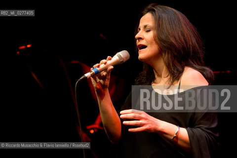 Roma, Auditorium Parco della Musica 26 03 2013.La voce, Susanna Stivali “Piani DiVersi” .Susanna Stivali voce.Salvatore Bonafede, Ramberto Ciammarughi, Alessandro Gwis, Pietro Lussu, Luca Mannutza pianoforte. ©Riccardo Musacchio & Flavio Ianniello/Rosebud2