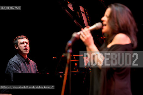 Roma, Auditorium Parco della Musica 26 03 2013.La voce, Susanna Stivali “Piani DiVersi” .Susanna Stivali voce.Salvatore Bonafede, Ramberto Ciammarughi, Alessandro Gwis, Pietro Lussu, Luca Mannutza pianoforte. ©Riccardo Musacchio & Flavio Ianniello/Rosebud2