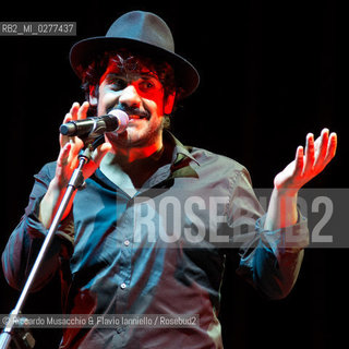 Roma, Auditorium Parco della Musica 24 03 2013.Alessandro Mannarino Corde: concerto per sole chitarre, con.Fausto Mesolella chitarra.Tony Canto chitarra.Alessandro Chimienti chitarra. ©Riccardo Musacchio & Flavio Ianniello/Rosebud2