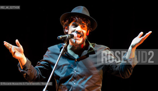 Roma, Auditorium Parco della Musica 24 03 2013.Alessandro Mannarino Corde: concerto per sole chitarre, con.Fausto Mesolella chitarra.Tony Canto chitarra.Alessandro Chimienti chitarra. ©Riccardo Musacchio & Flavio Ianniello/Rosebud2
