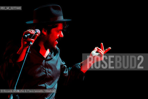 Roma, Auditorium Parco della Musica 24 03 2013.Alessandro Mannarino Corde: concerto per sole chitarre, con.Fausto Mesolella chitarra.Tony Canto chitarra.Alessandro Chimienti chitarra. ©Riccardo Musacchio & Flavio Ianniello/Rosebud2