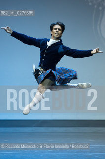 Roma, Auditorium Parco della Musica 28 07 2013.Tributo a Rudolf Nureyev Il mito e la passione .Gala Internazionale di danza..Nella foto: Ashley Bouder e Joaquin De Luz (New York City Ballet). ©Riccardo Musacchio & Flavio Ianniello/Rosebud2