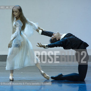 Roma, Auditorium Parco della Musica 28 07 2013.Tributo a Rudolf Nureyev Il mito e la passione .Gala Internazionale di danza..Nella foto: Silvia Azzoni e Oleksandr Ryabko (Hamburg Ballet). ©Riccardo Musacchio & Flavio Ianniello/Rosebud2