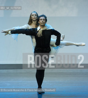 Roma, Auditorium Parco della Musica 28 07 2013.Tributo a Rudolf Nureyev Il mito e la passione .Gala Internazionale di danza..Nella foto: Silvia Azzoni e Oleksandr Ryabko (Hamburg Ballet). ©Riccardo Musacchio & Flavio Ianniello/Rosebud2