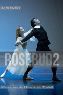 Roma, Auditorium Parco della Musica 28 07 2013.Tributo a Rudolf Nureyev Il mito e la passione .Gala Internazionale di danza..Nella foto: Silvia Azzoni e Oleksandr Ryabko (Hamburg Ballet). ©Riccardo Musacchio & Flavio Ianniello/Rosebud2