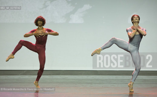 Roma, Auditorium Parco della Musica 28 07 2013.Tributo a Rudolf Nureyev Il mito e la passione .Gala Internazionale di danza..Nella foto: Friedemann Vogel e Oscar Chacon (Bejart Ballet Lausanne). ©Riccardo Musacchio & Flavio Ianniello/Rosebud2