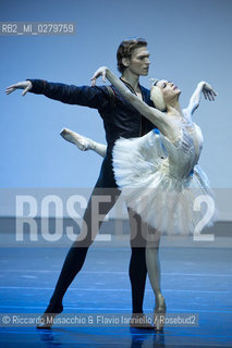 Roma, Auditorium Parco della Musica 28 07 2013.Tributo a Rudolf Nureyev Il mito e la passione .Gala Internazionale di danza..Nella foto: Lucia Lacarra e Marlon Dino (Bayerisches Staatsballet di Monaco di Baviera). ©Riccardo Musacchio & Flavio Ianniello/Rosebud2