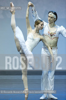 Roma, Auditorium Parco della Musica 28 07 2013.Tributo a Rudolf Nureyev Il mito e la passione .Gala Internazionale di danza..Nella foto: Evgenia Obratsova e Denis Rodkin (Teatro Bolshoi di Mosca). ©Riccardo Musacchio & Flavio Ianniello/Rosebud2