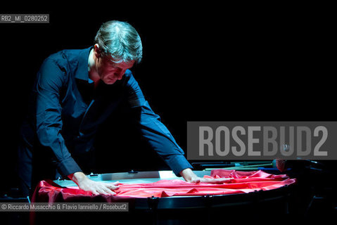 Roma, Auditorium Parco della Musica 20 06 2013.Chant de la Matiére.Performance per Feed-Drum, SkinAct e Multi-percussioni.Interprete Philippe Spiesser. ©Riccardo Musacchio & Flavio Ianniello/Rosebud2