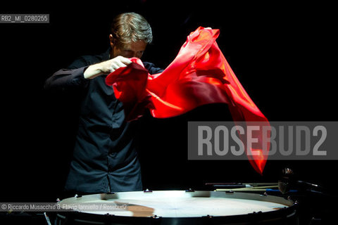 Roma, Auditorium Parco della Musica 20 06 2013.Chant de la Matiére.Performance per Feed-Drum, SkinAct e Multi-percussioni.Interprete Philippe Spiesser. ©Riccardo Musacchio & Flavio Ianniello/Rosebud2