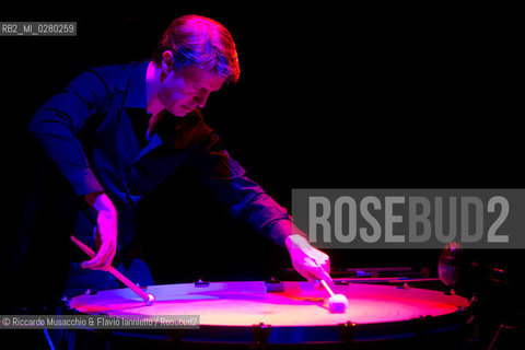 Roma, Auditorium Parco della Musica 20 06 2013.Chant de la Matiére.Performance per Feed-Drum, SkinAct e Multi-percussioni.Interprete Philippe Spiesser. ©Riccardo Musacchio & Flavio Ianniello/Rosebud2
