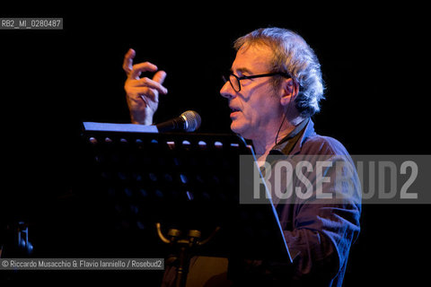 Roma, Auditorium Parco della Musica 18 04 2013.Patti Smith My Festival .David Riondino Pinocchio di sabbia .voce recitante David Riondino  .disegni e animazioni su sabbia Massimo Ottoni  .musiche Matteo Scaioli . ©Riccardo Musacchio & Flavio Ianniello/Rosebud2