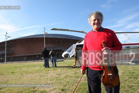 Roma, Auditorium Parco della Musica 17 12 2008.Festival delle Scienze LUniverso. nella foto: prove di Helicopter Quartet di Karlheinz Stockhausen, Quartetto Arditti, quattro elicotteri in volo, Alvise Vidolin regia audio.  ©Riccardo Musacchio & Flavio Ianniello/Rosebud2