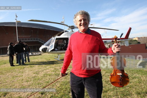 Roma, Auditorium Parco della Musica 17 12 2008.Festival delle Scienze LUniverso. nella foto: prove di Helicopter Quartet di Karlheinz Stockhausen, Quartetto Arditti, quattro elicotteri in volo, Alvise Vidolin regia audio.  ©Riccardo Musacchio & Flavio Ianniello/Rosebud2