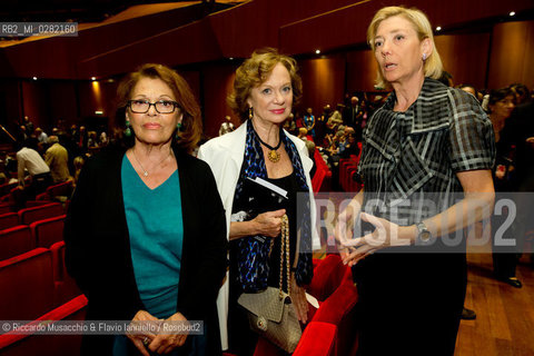 Roma, Auditorium parco della Musica 26 09 2013..Omaggio a Trovajoli .Orchestra e Coro dellAccademia Nazionale di Santa Cecilia.Franco Petracchi direttore.Enrico Pieranunzi pianoforte.Massimo Quarta violino.Nella foto: Valeria Fabrizi, Giuliana Lojodice e Maria Paola Trovajoli. ©Riccardo Musacchio & Flavio Ianniello/Rosebud2