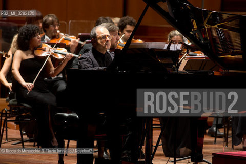 Roma, Auditorium parco della Musica 26 09 2013..Omaggio a Trovajoli .Orchestra e Coro dellAccademia Nazionale di Santa Cecilia.Franco Petracchi direttore.Enrico Pieranunzi pianoforte.Massimo Quarta violino. ©Riccardo Musacchio & Flavio Ianniello/Rosebud2