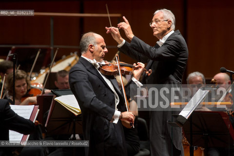Roma, Auditorium parco della Musica 26 09 2013..Omaggio a Trovajoli .Orchestra e Coro dellAccademia Nazionale di Santa Cecilia.Franco Petracchi direttore.Enrico Pieranunzi pianoforte.Massimo Quarta violino. ©Riccardo Musacchio & Flavio Ianniello/Rosebud2