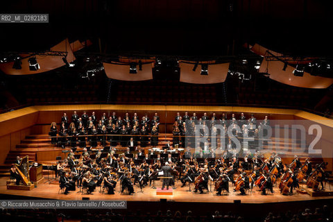 Roma, Auditorium parco della Musica 26 09 2013..Omaggio a Trovajoli .Orchestra e Coro dellAccademia Nazionale di Santa Cecilia.Franco Petracchi direttore.Enrico Pieranunzi pianoforte.Massimo Quarta violino. ©Riccardo Musacchio & Flavio Ianniello/Rosebud2
